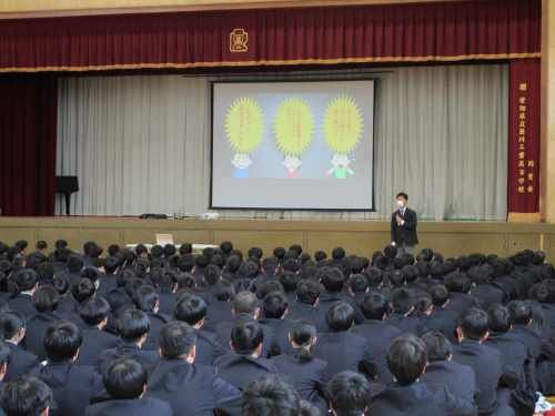 愛知県立豊川工科高校で交通安全教室を開催しました。